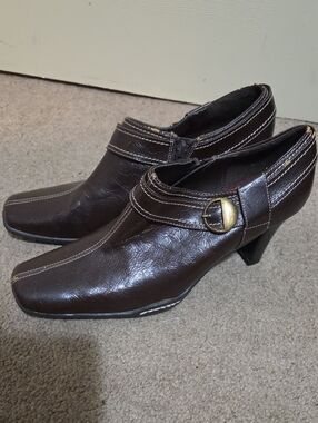 Women's Dark Brown Leather Heel Shoes with Decorative Buckle